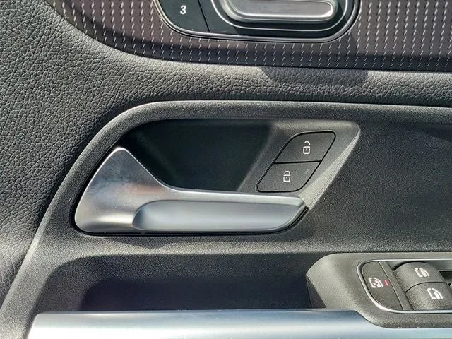 2023 Mercedes-Benz GLB GLB 250 photo 27