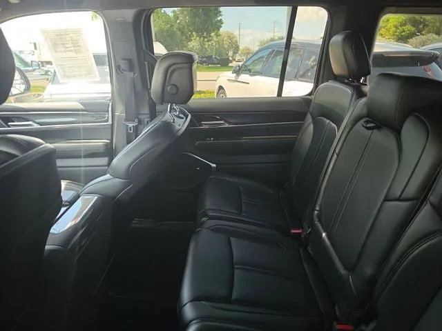 2023 Jeep Wagoneer Base photo 10