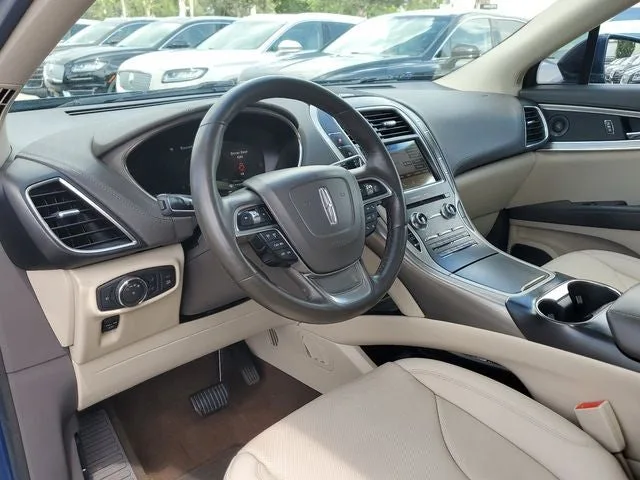 2019 Lincoln Nautilus Reserve photo 15