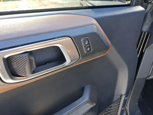 2023 Ford Bronco Outer Banks photo 13