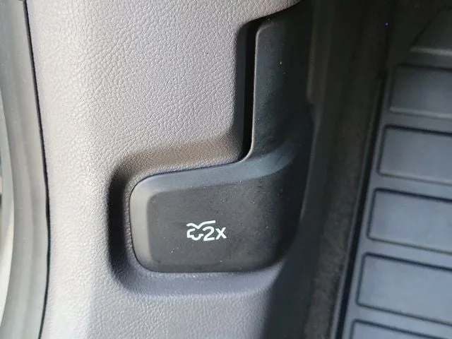 2024 Lincoln Corsair Premiere photo 13