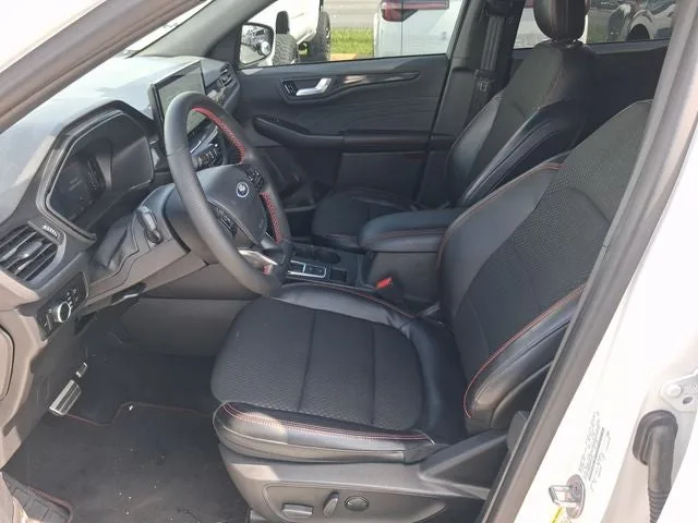2023 Ford Escape ST-Line photo 14