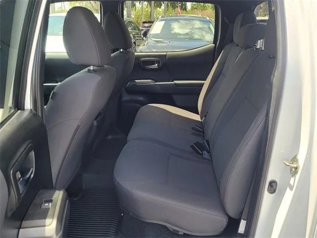 2018 Toyota Tacoma TRD Sport V6 photo 11