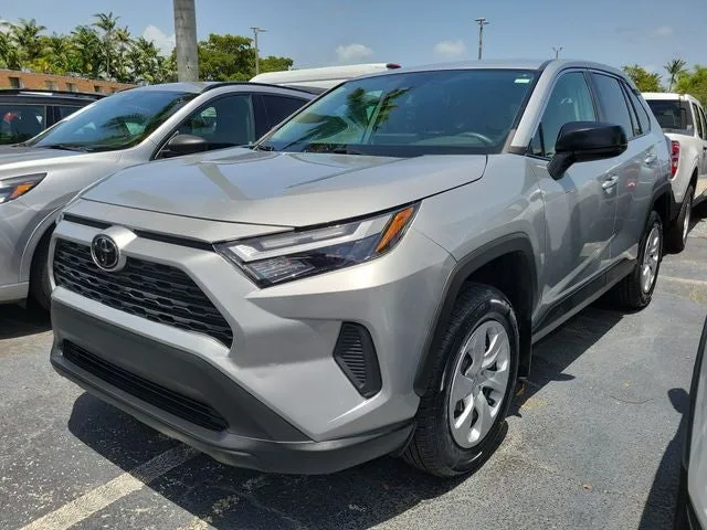 2024 Toyota RAV4 LE photo 31