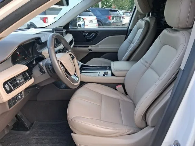 2020 Lincoln Aviator Standard Premium photo 12