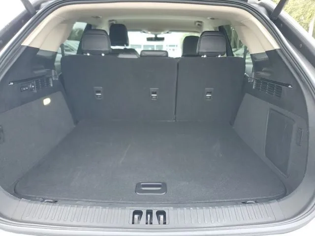 2023 Lincoln Nautilus Standard photo 8
