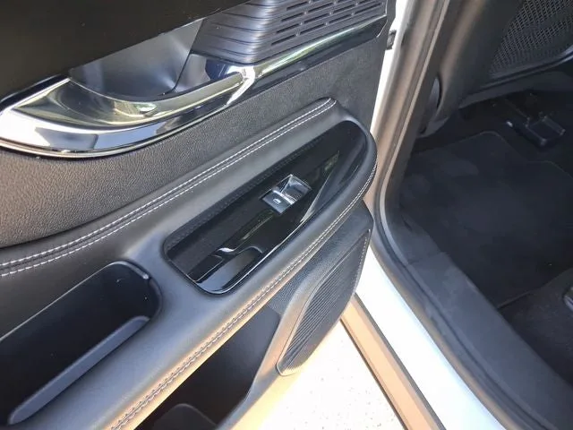 2021 Lincoln Corsair Standard photo 10