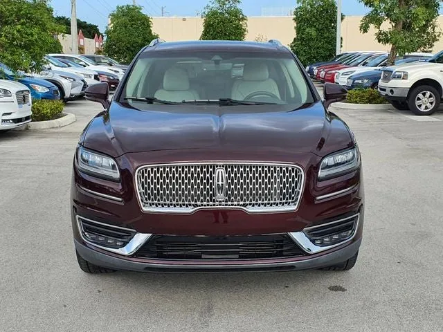 2019 Lincoln Nautilus Select photo 2