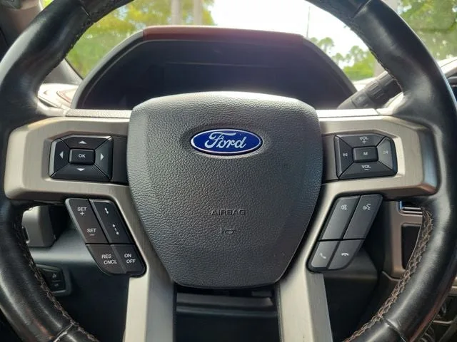 2022 Ford F-350SD Platinum DRW photo 25