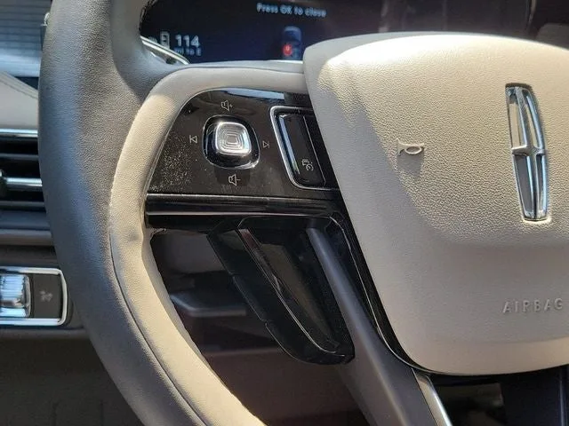 2024 Lincoln Corsair Premiere photo 22