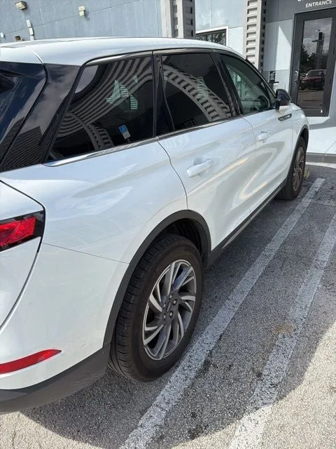 2024 Lincoln Corsair Premiere photo 2