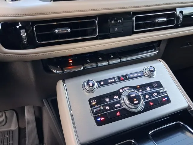 2020 Lincoln Aviator Standard Premium photo 20