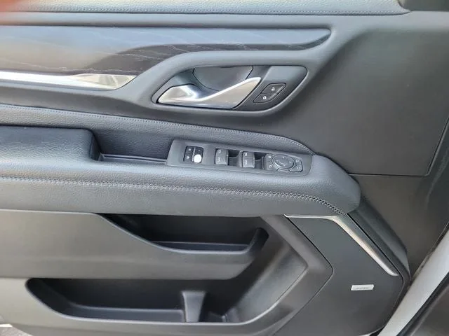 2022 GMC Yukon Denali photo 18