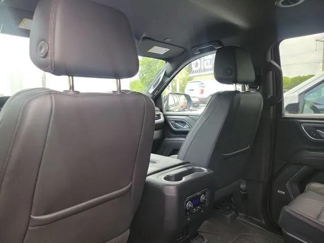 2023 Chevrolet Suburban RST photo 11