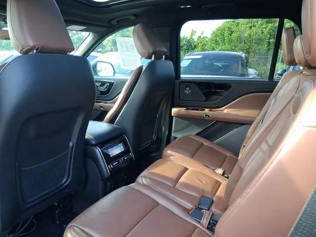 2022 Lincoln Aviator Reserve Premium photo 5