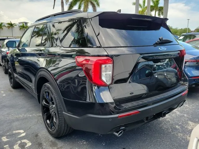 2023 Ford Explorer ST-Line photo 4