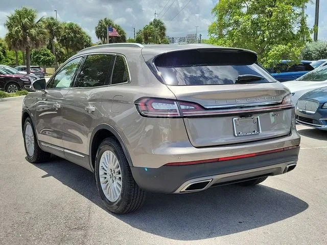 2019 Lincoln Nautilus Standard photo 4