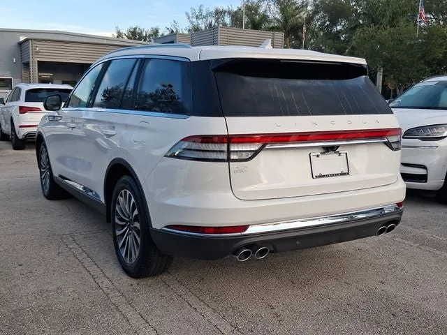 2023 Lincoln Aviator Reserve Premium photo 3