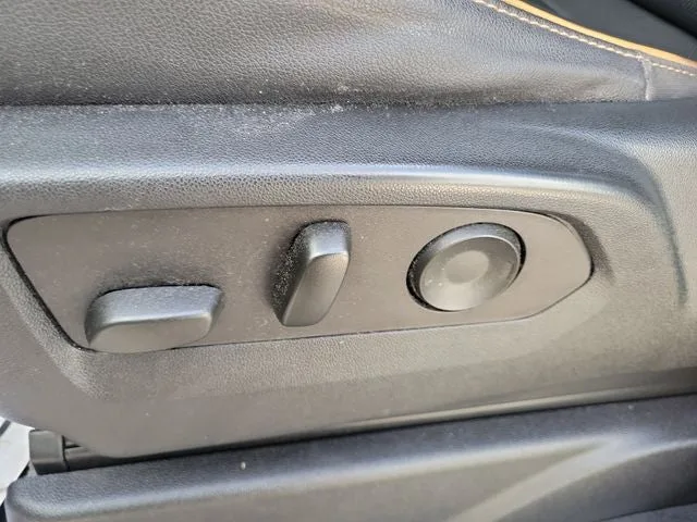 2022 GMC Yukon AT4 photo 16