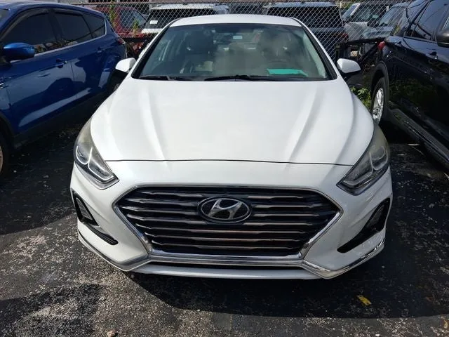2019 Hyundai Sonata SE photo 2