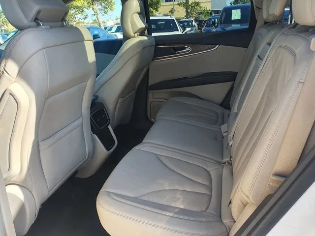 2019 Lincoln Nautilus Select photo 25
