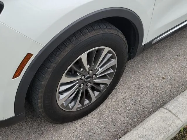 2022 Lincoln Nautilus Standard photo 3