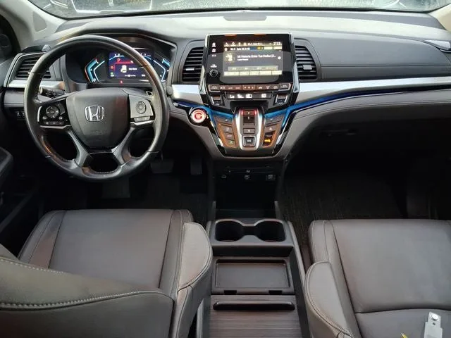 2022 Honda Odyssey Touring photo 8