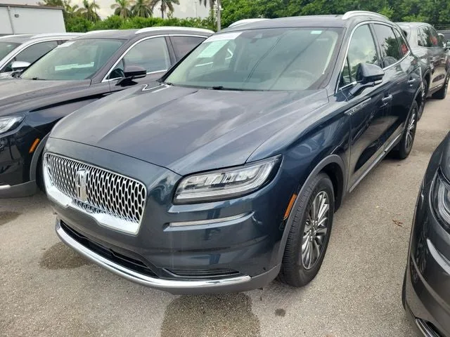 2023 Lincoln Nautilus Standard photo 2