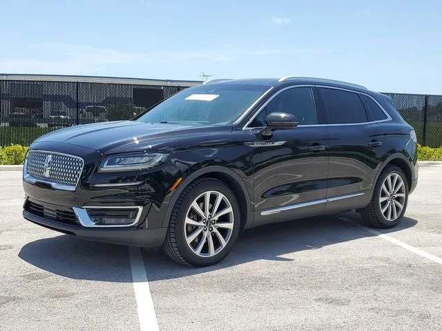 2019 Lincoln Nautilus Select photo 3
