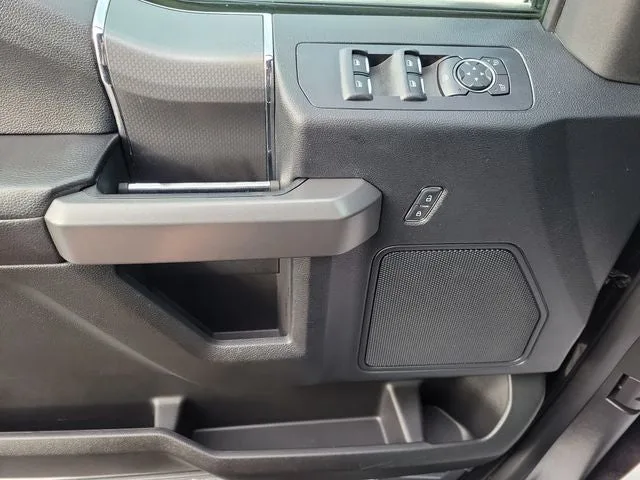 2017 Ford F-150 XLT photo 16