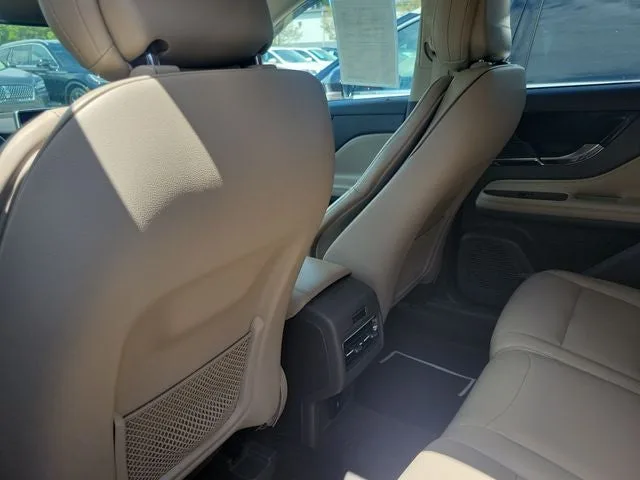 2020 Lincoln Corsair Standard photo 15