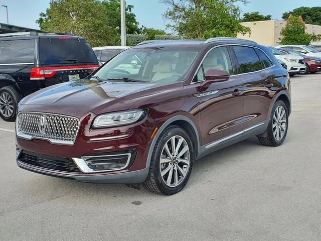 2019 Lincoln Nautilus Select photo 3