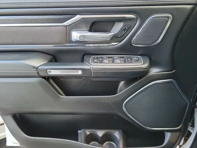 2024 RAM 1500 Laramie photo 18