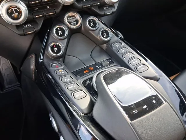 2020 Aston Martin Vantage Base photo 18