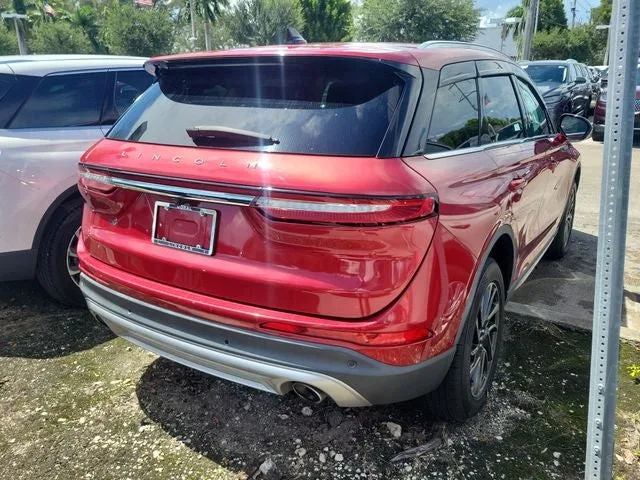 2020 Lincoln Corsair Standard photo 4