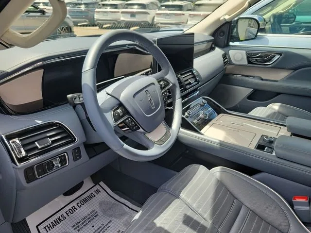 2024 Lincoln Navigator Black Label photo 14