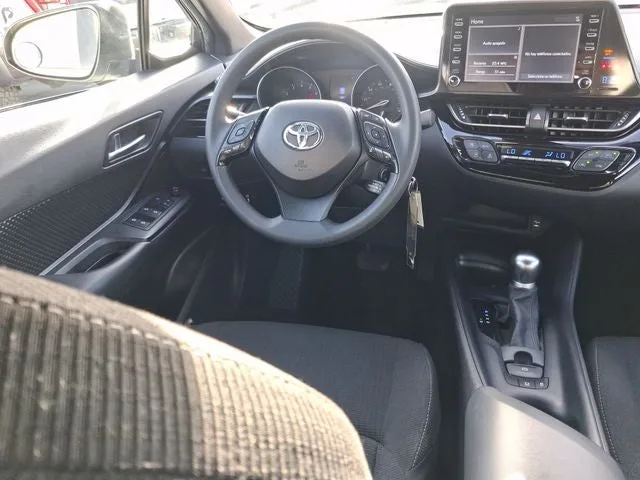 2019 Toyota C-HR LE photo 8