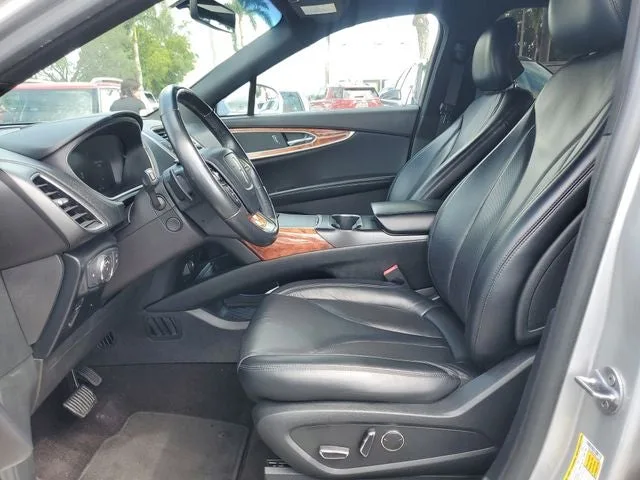 2019 Lincoln Nautilus Select photo 13