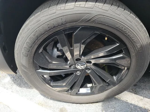 2022 Volkswagen Atlas 2.0T SE w/Technology photo 8