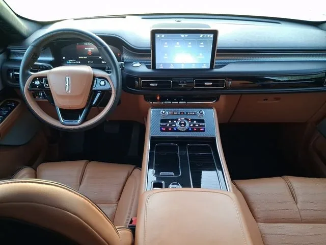 2023 Lincoln Aviator Black Label Premium photo 7