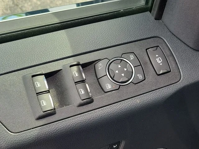 2022 Ford F-350SD Platinum DRW photo 22