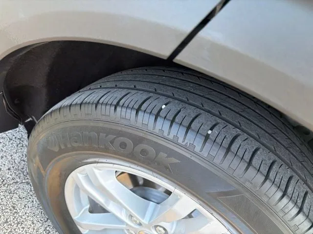 2023 Ford Explorer XLT photo 10
