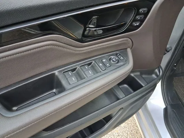 2022 Honda Odyssey Touring photo 15