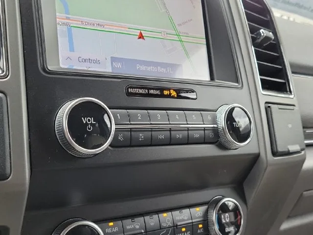 2020 Ford Expedition XLT photo 28