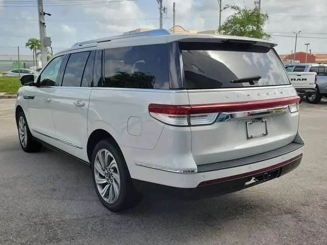 2022 Lincoln Navigator L Reserve photo 4
