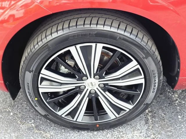 2022 Volvo XC60 B5 Inscription photo 6