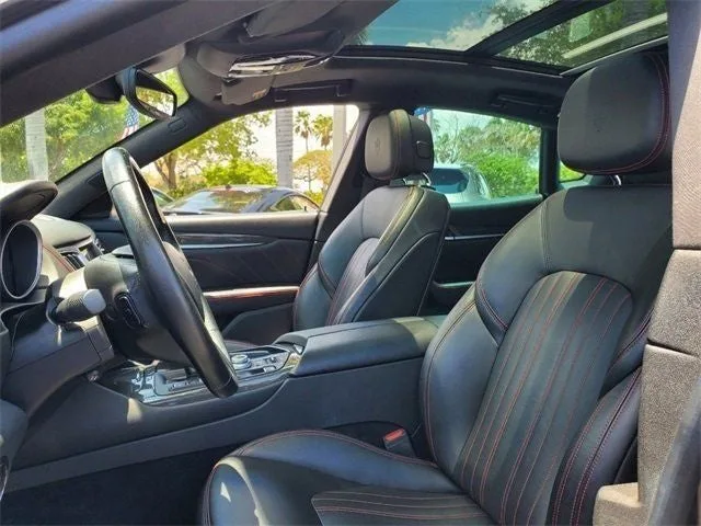 2019 Maserati Levante Base photo 18