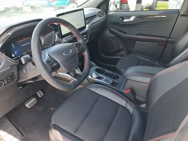 2023 Ford Escape ST-Line photo 13