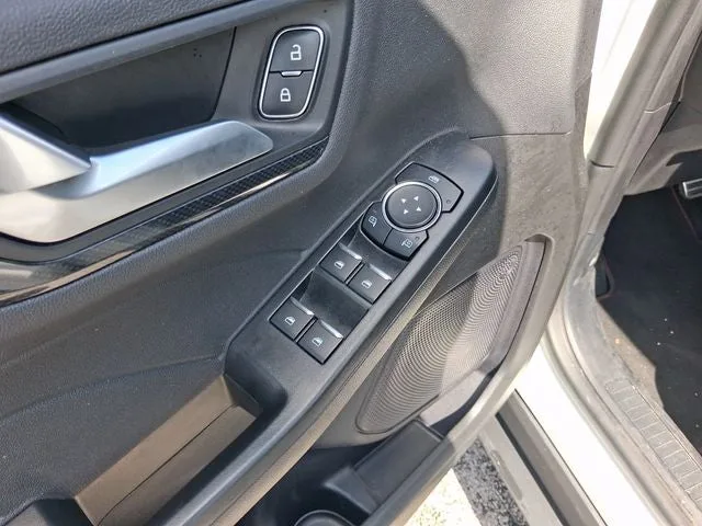 2023 Ford Escape ST-Line photo 16