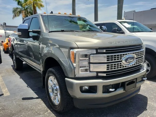 2019 Ford F-350SD Platinum photo 2